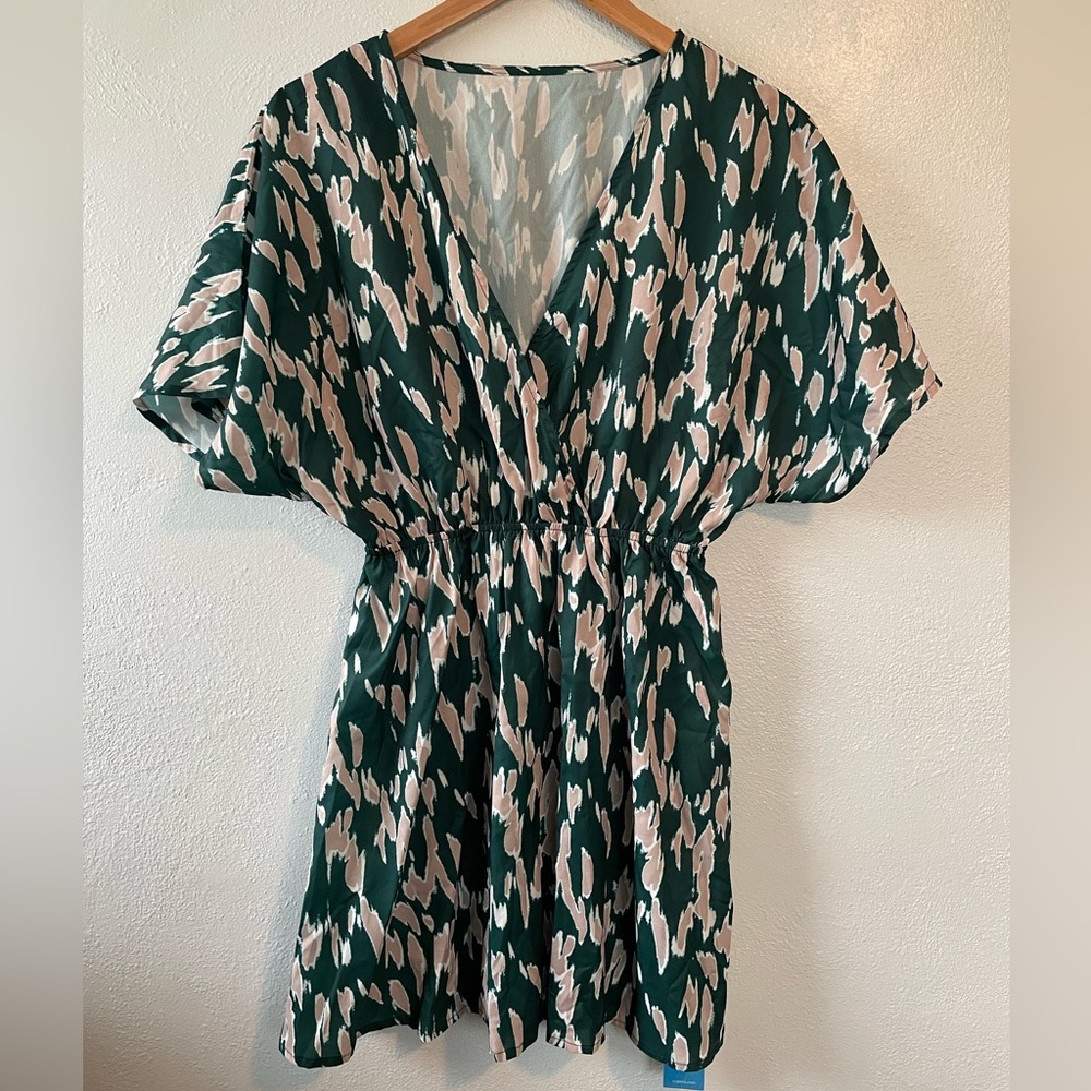 CUPSHE Green Tan Print Surplice V Neck Elastic Waist Cover‎ Up Dress  Size Small - Picture 2 of 8